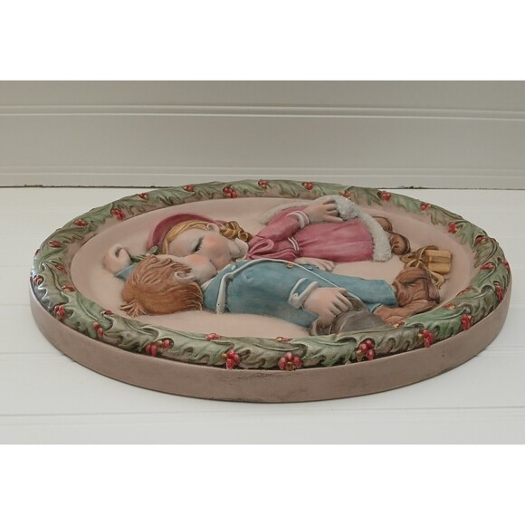 Vintage Ceramic Wall Plaque Children Kissing Under the Mistletoe Hand Painted - Picture 5 of 12